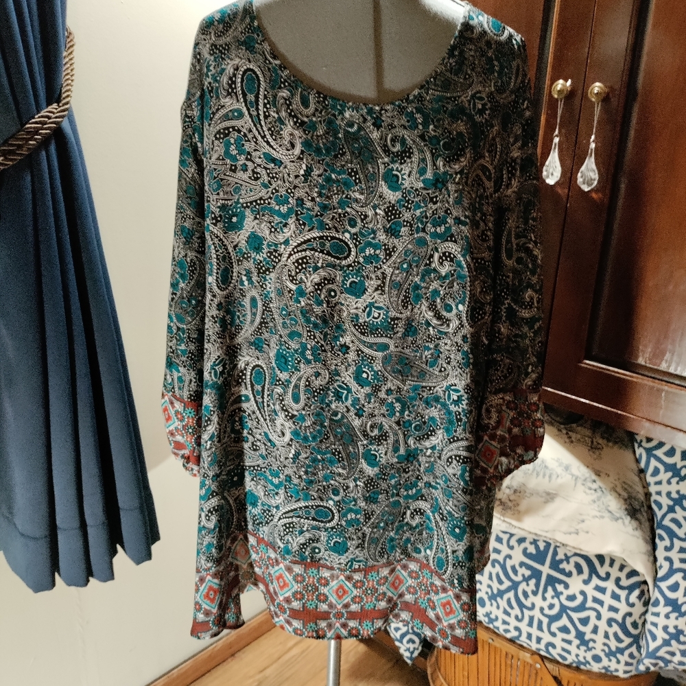 Cato's green paisley tunic size 26/28